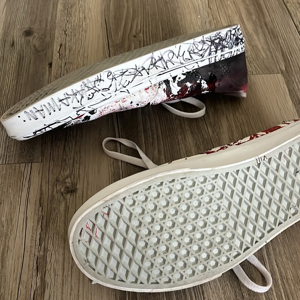 Vans  Halloween very unique custom shoes size 10.5 Man off the wall, Halloween - Picture 4 of 11